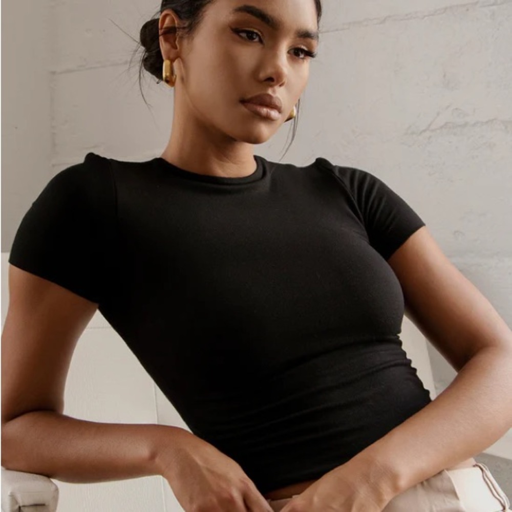 Re Ona Signature t-shirt in black - Size Medium